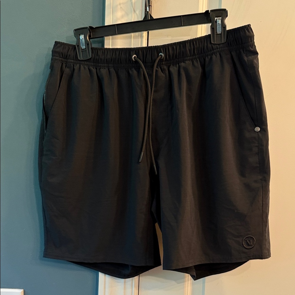Vuori Mens 7” Lined Athletic Shorts